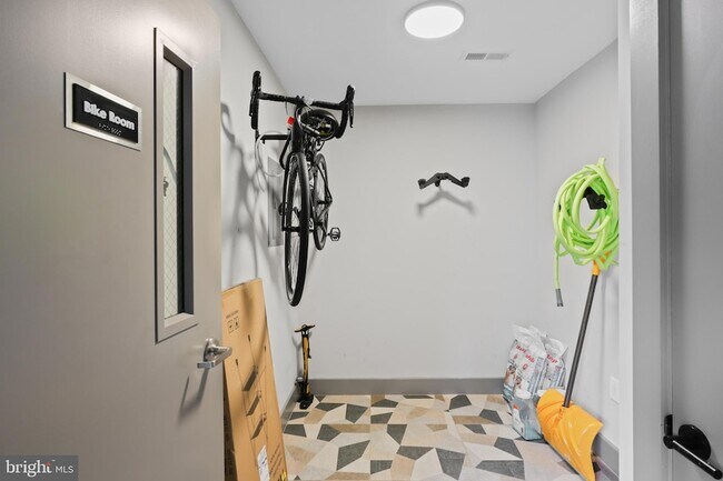 Building Photo - 3933 14th St NW