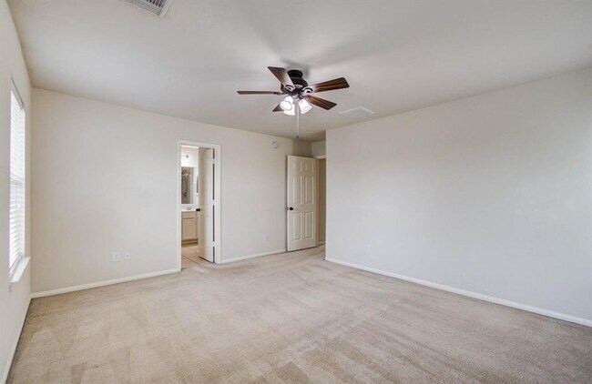 Building Photo - 14555 Gleaming Rose Dr