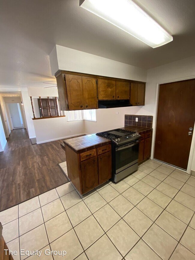 Building Photo - 3 br, 2 bath House - 1436 South Salome St