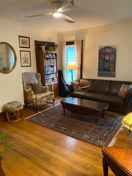 Building Photo - 211 Willow Ave