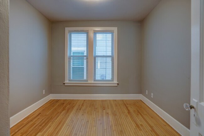 Building Photo - 538 W Wilson St