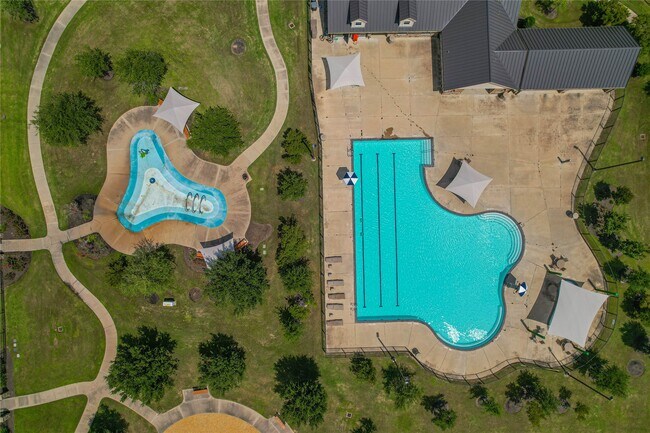 Building Photo - 3027 Upland Spring Trace