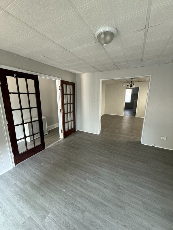 Building Photo - 1363 Capouse Ave