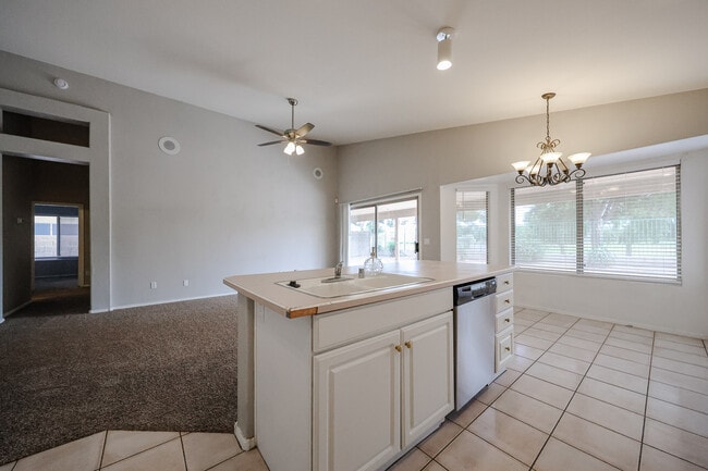 Building Photo - 14707 W Lupine Ln