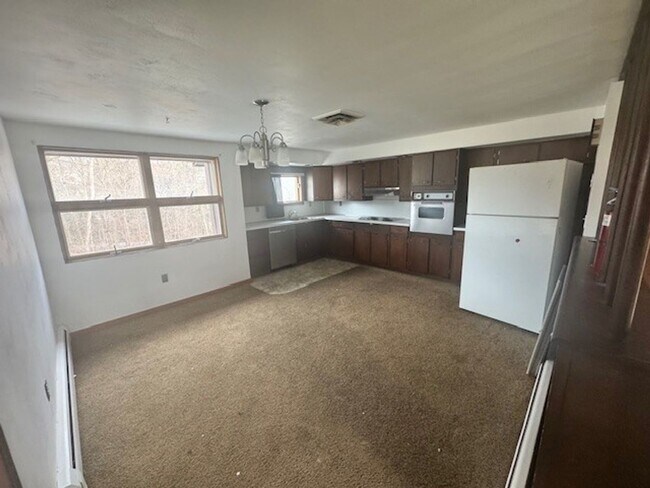 Building Photo - 2563 Gap View Rd