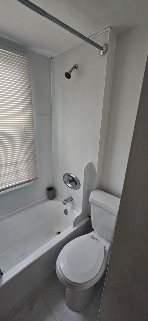 Building Photo - 901 N Ohio Ave