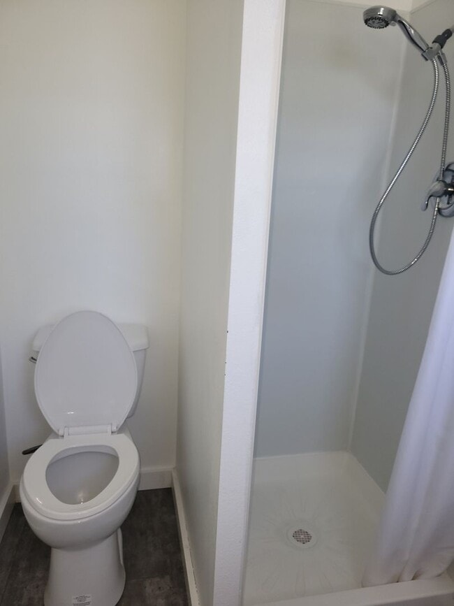 Building Photo - Affordable Studio Apartments in Los Alamos...