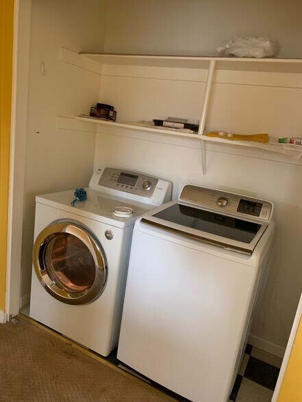 Washer / Dryer - 3693 Dickenson Cmn