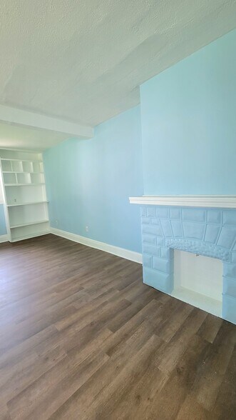Bedroom 1 - 1003 Middle Rd
