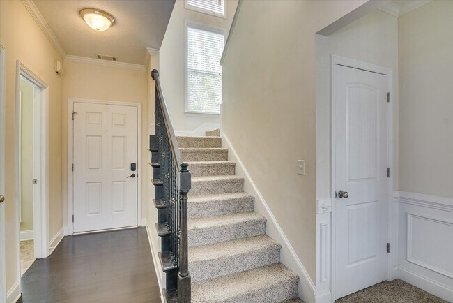Building Photo - 2507 Kari Ln