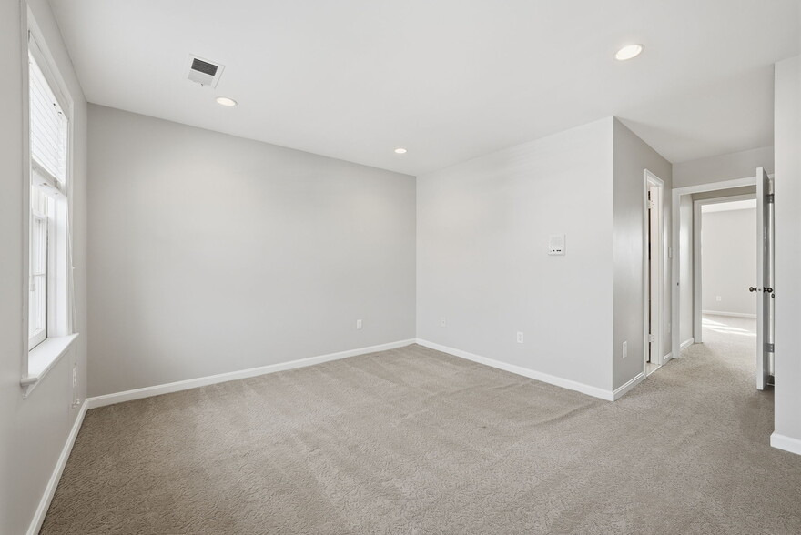 Building Photo - 6701 Washington Blvd