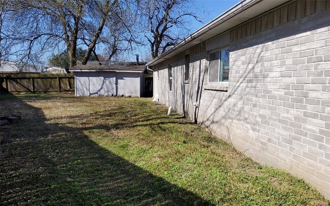 Building Photo - 1126 Melford Ave