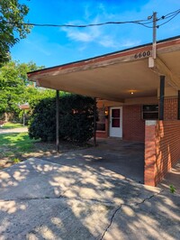 Building Photo - Quads 1-8