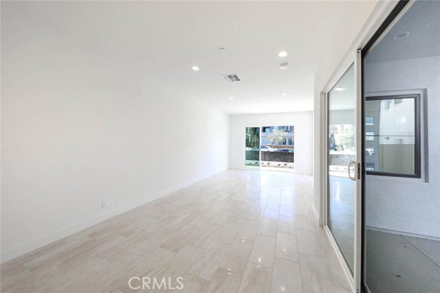 Building Photo - 299 Novel