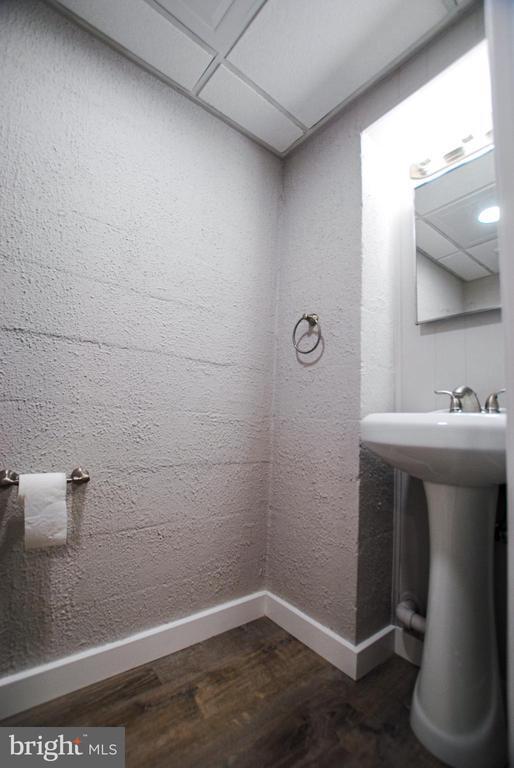 Building Photo - 8512 Hydra Ln