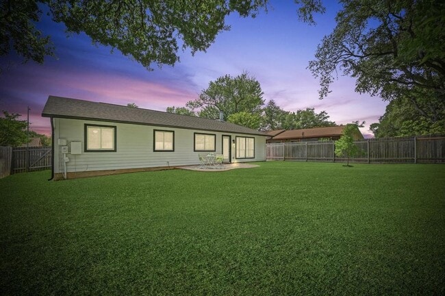 Building Photo - 2406 Burly Oak Dr