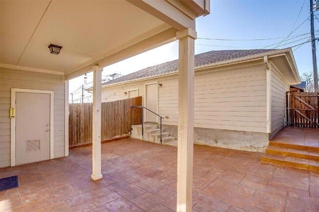 Building Photo - New Townhome Just Steps Away from Fort Worth's Cultural District