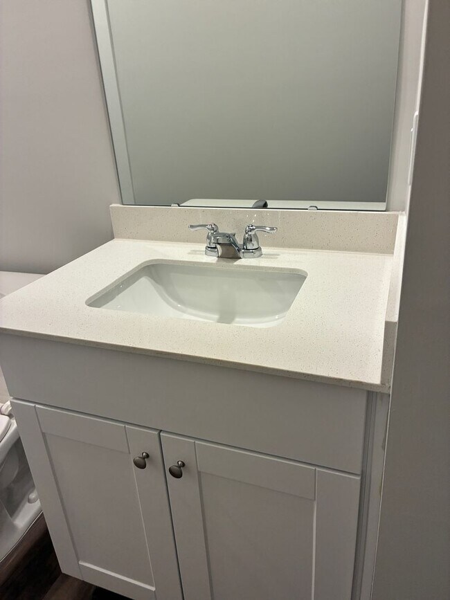 Building Photo - W2045