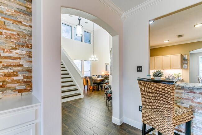 Building Photo - 3715 Slocom Dr