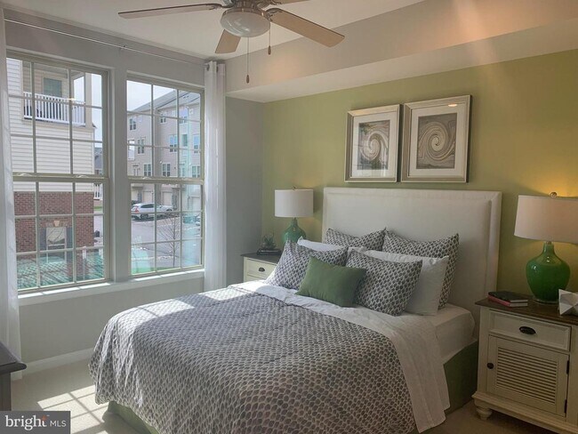 Building Photo - 6491 Jack Linton Dr S