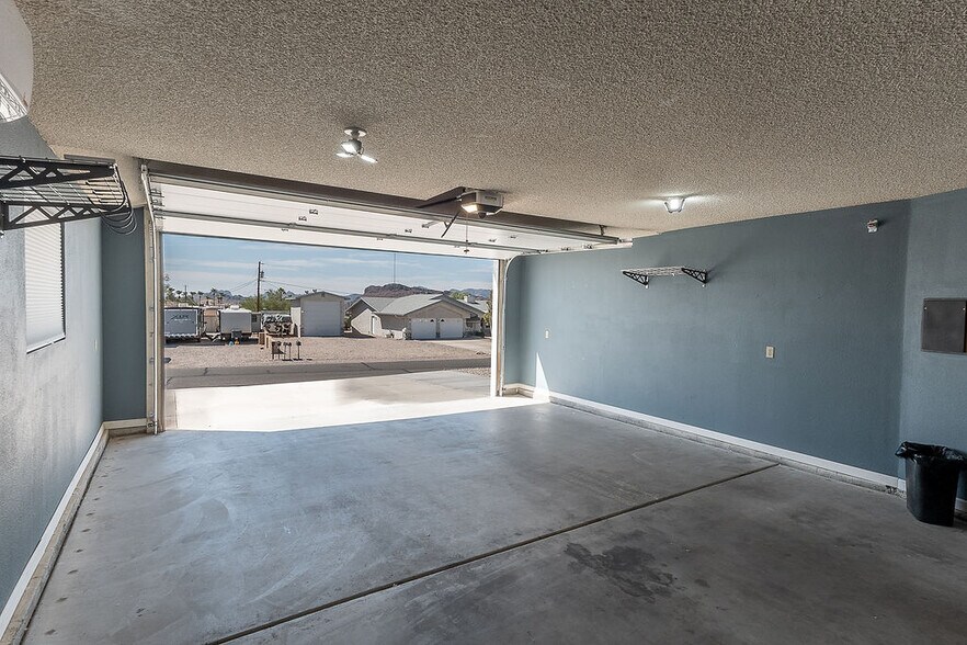 Building Photo - 3385 Poppy Trail Dr