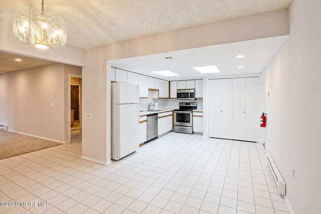 Building Photo - 332B Quinton Dr