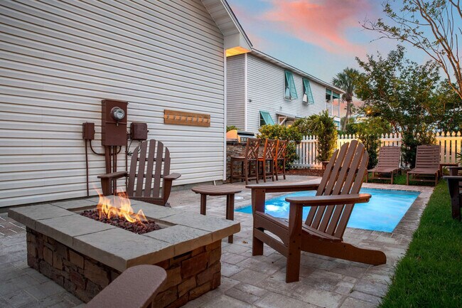 Building Photo - 4465 Clipper Cove