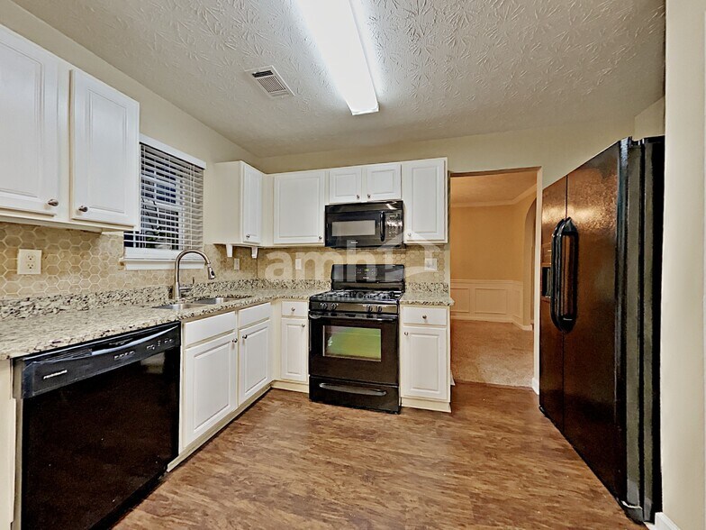 Building Photo - 5815 Millstone Dr