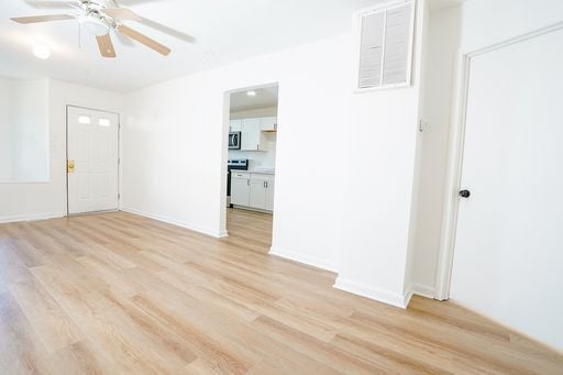 Building Photo - Charming Renovated 1-Bedroom Apartment in ...