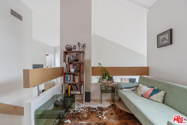 Building Photo - 1979 Grace Ave