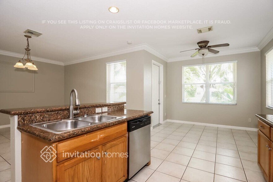 Building Photo - 9066 Silver Glen Way