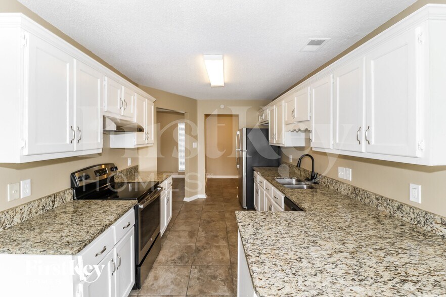 Building Photo - 7549 Starfire Cove