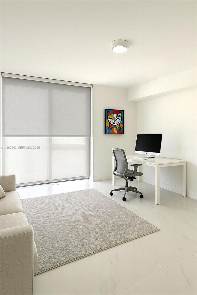 Building Photo - 700 NE 24th St