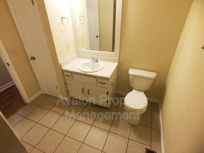 Building Photo - 5040 Woodland Dr NW