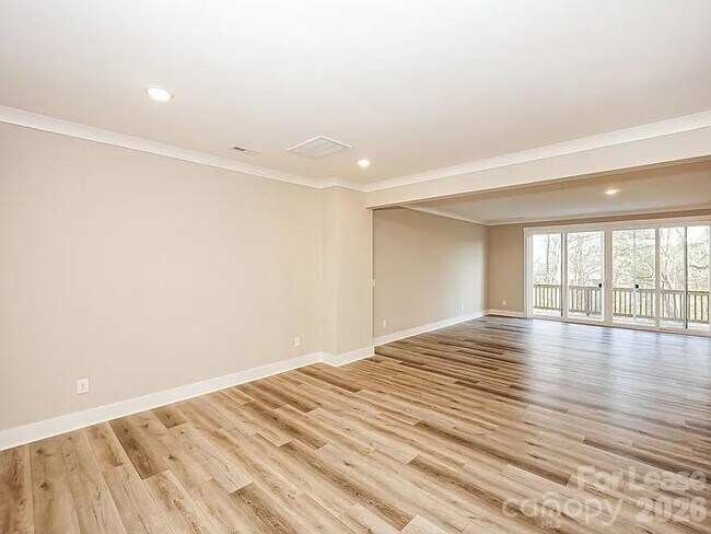 Building Photo - 108 Glencoe Ln