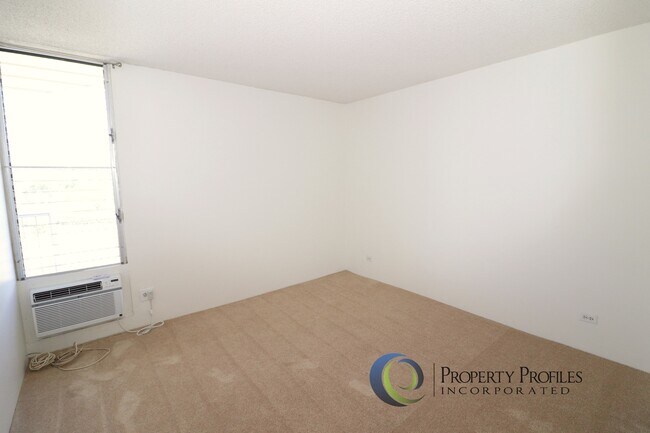 Building Photo - 1 Bedroom 1 Bath unit in The Highlander with 2 Parking - Available June 1st