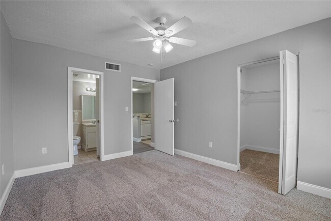 Building Photo - 554 Orange Dr