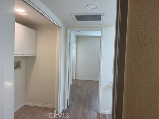 Building Photo - 278 S Oak Knoll Ave