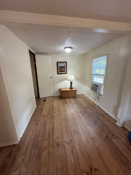 Building Photo - 1409 Merrimac Rd
