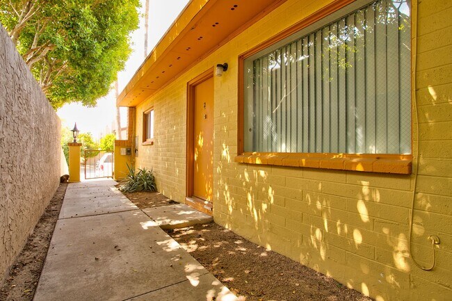 Building Photo - 7850 E Glenrosa Ave