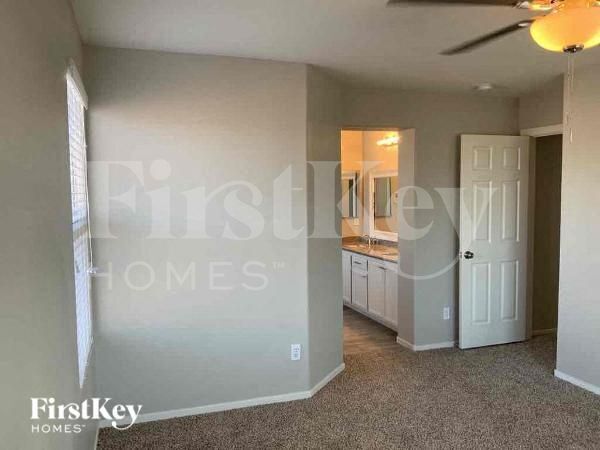 Building Photo - 1708 Mizzenmast Ave