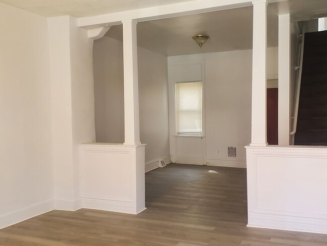 Building Photo - 3 Bedroom House in West Philadelpia