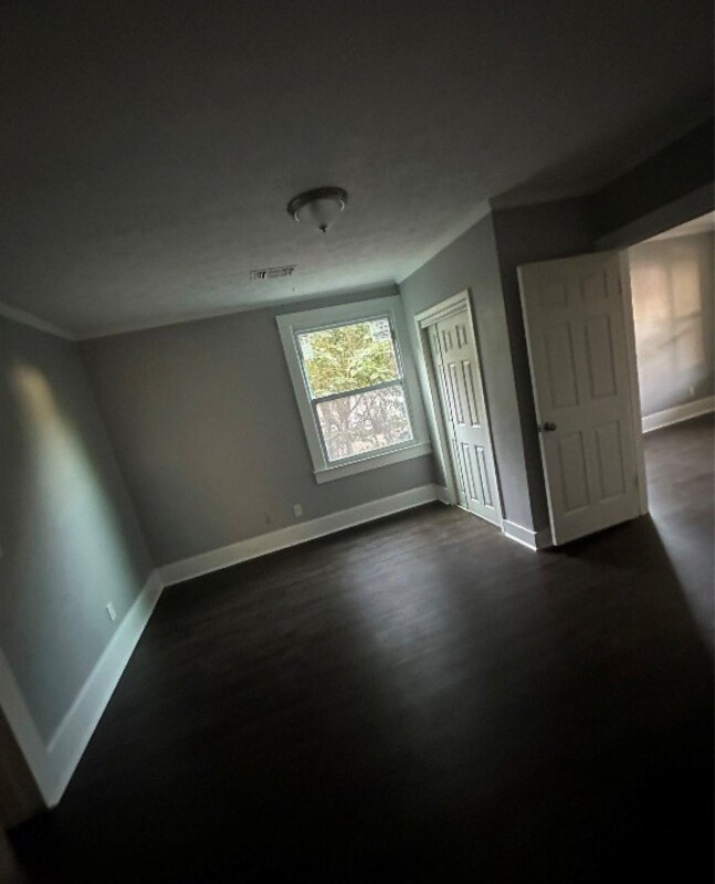 Building Photo - 525 5th St