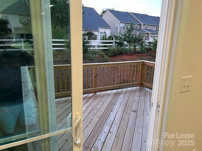 Building Photo - 2596 Grantham Place Dr