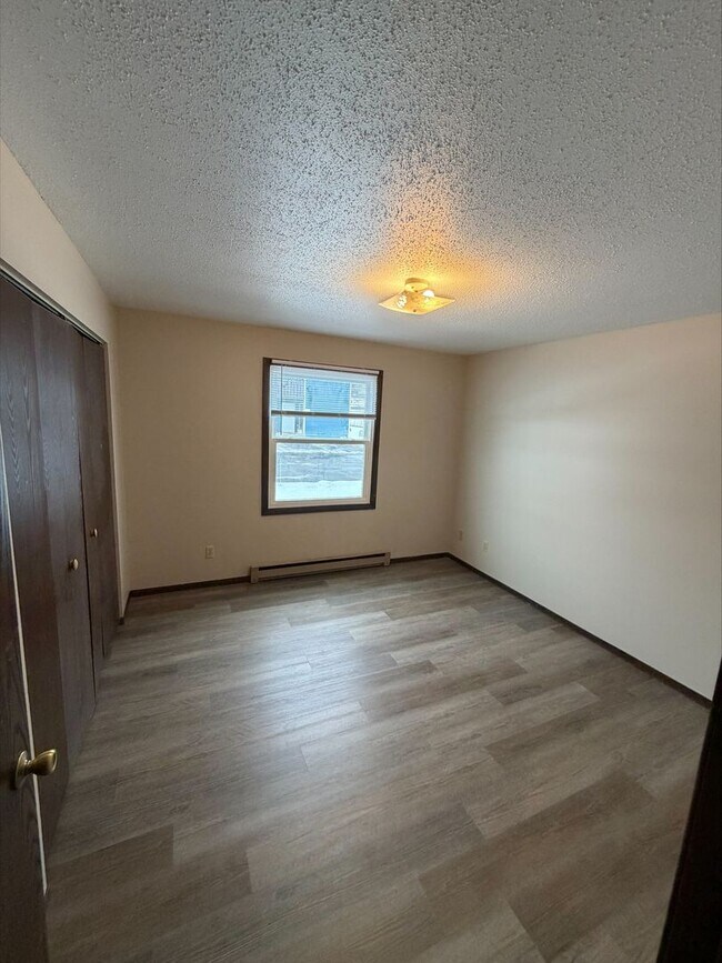 Building Photo - 928 First Ave