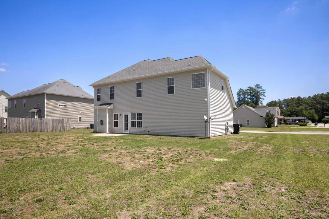 Building Photo - 121 Feathers Ln