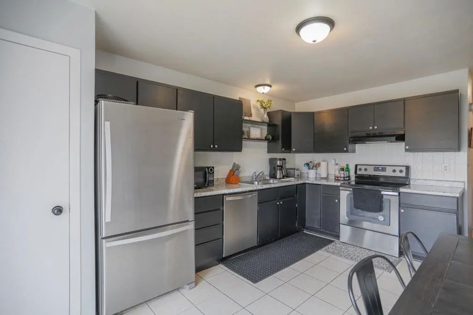 Building Photo - 536 Ross Ave