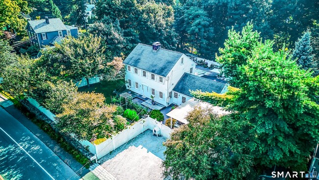 Building Photo - 188 Compo Rd S