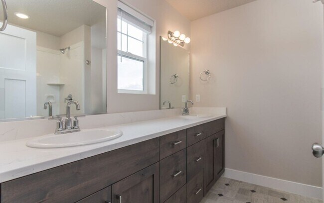 Building Photo - Beautiful 3 Bedroom House for Rent!