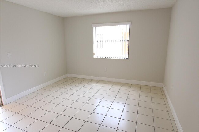 Building Photo - 650 NW 114th Ave